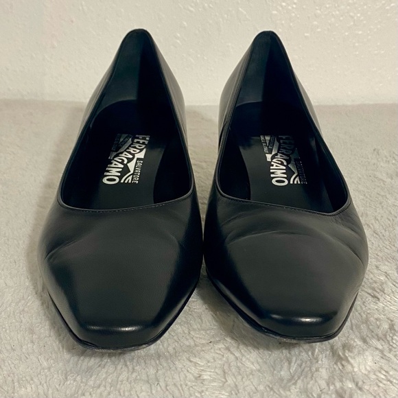 Salvatore Ferragamo Black Leather Kitten Heels Women’s Size 8.5B - Picture 4 of 12